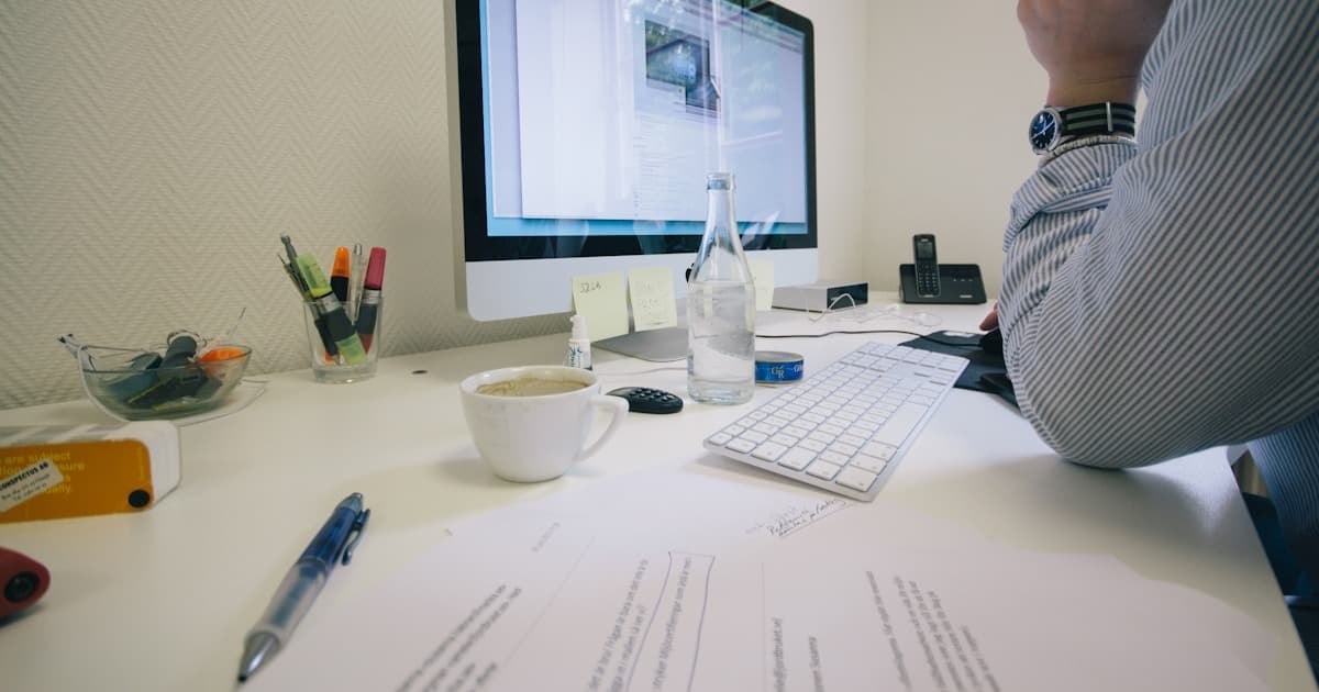 2026'da AI Araçları ile İş Süreçlerinizi Otomatize Etmenin 5 Yolu