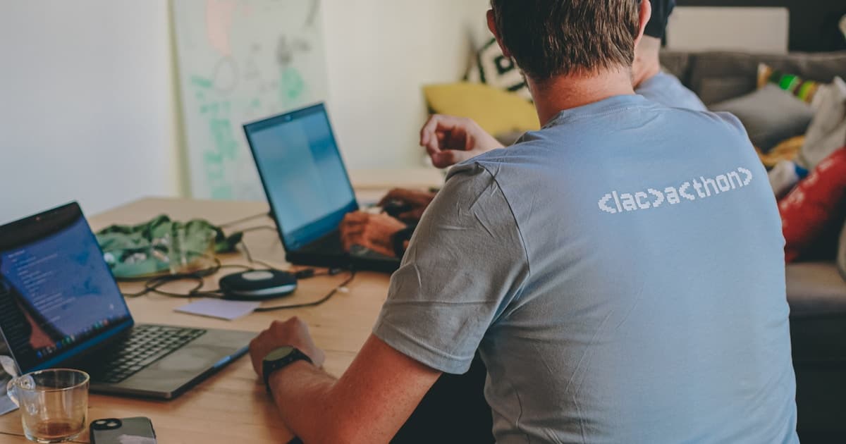 Sanatçı ve Yaratıcı İşlerde AI Ajan Orkestrasyonu: 2026 Rehberi